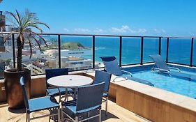 Belo apt na Barra, próximo da praia e do farol.